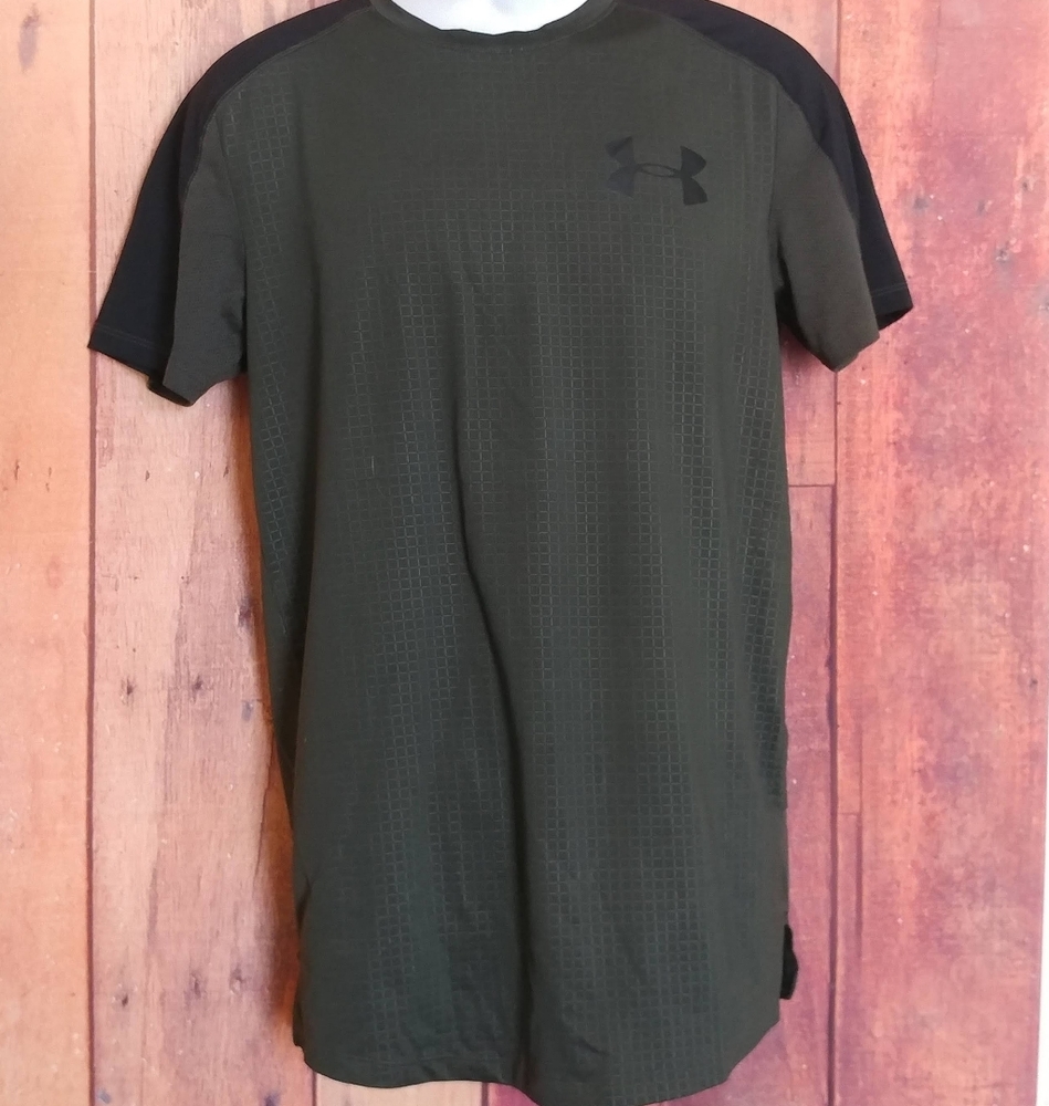 *Under Armour Men The MK1 Tee Short Sleeve Size SM. B15-136